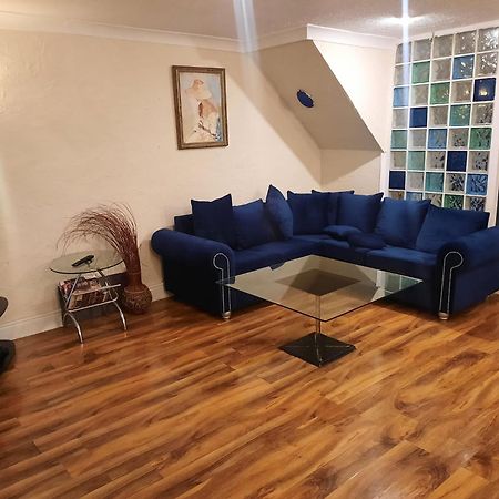 Home Away In A Close Thamesmead  المظهر الخارجي الصورة