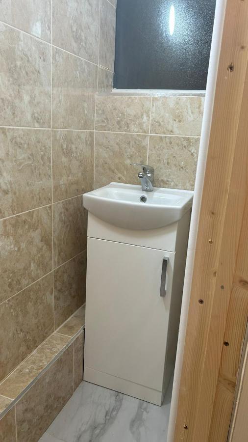 Home Away In A Close Thamesmead  المظهر الخارجي الصورة