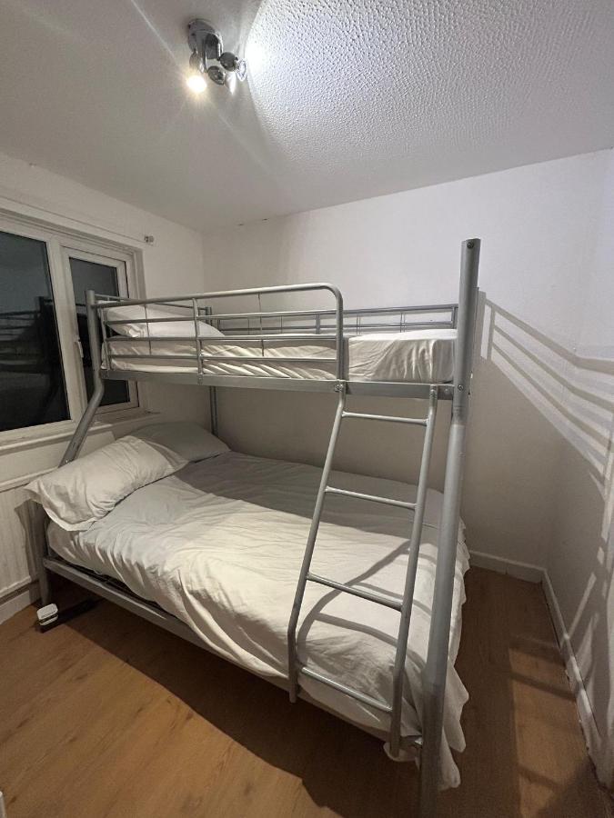 Home Away In A Close Thamesmead  المظهر الخارجي الصورة